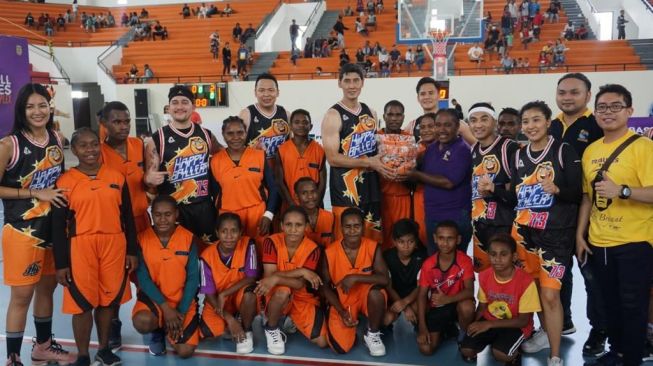 Jelang PON Papua, Sejumlah Artis Ikut Kompetisi Basket Persahabatan