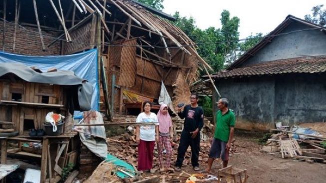 Dua Rumah Reyot di Pandeglang Hancur Dihantam Angin Kencang