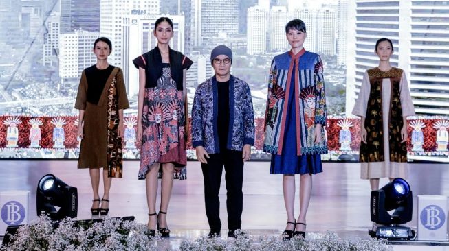 Koleksi Terbaru Wignyo Rahadi, Tampilkan Batik Bernuansa Betawi