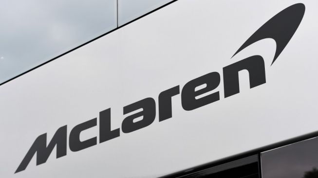 Logo tim F1 McLaren. [AFP/Miguel Medina]