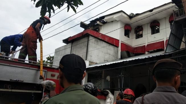 Korsleting Listrik, 5 Kamar Raminten Ludes Terbakar