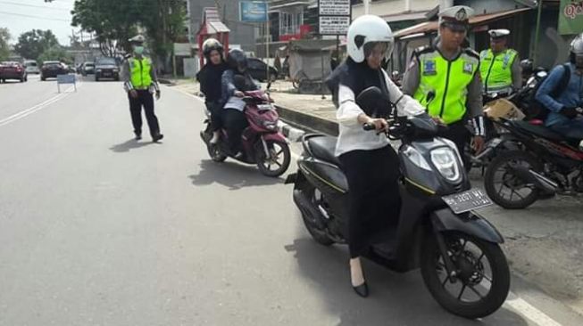 Satu Jam Razia, Satlantas Polresta Jambi Tilang Puluhan Pengendara