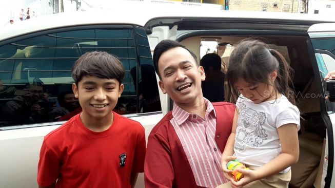 Betrand Peto Larang Ruben Onsu - Sarwendah Tambah Anak