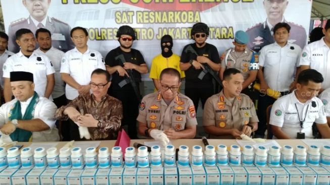 Usai Kasus Lucinta Luna, Polisi Ciduk Pengedar 2 Juta Obat Penenang di Koja