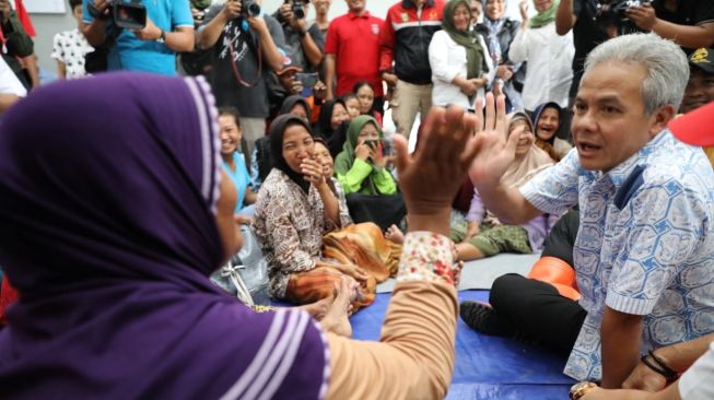 Gubernur Jateng Tinjau Korban Banjir di Kudus