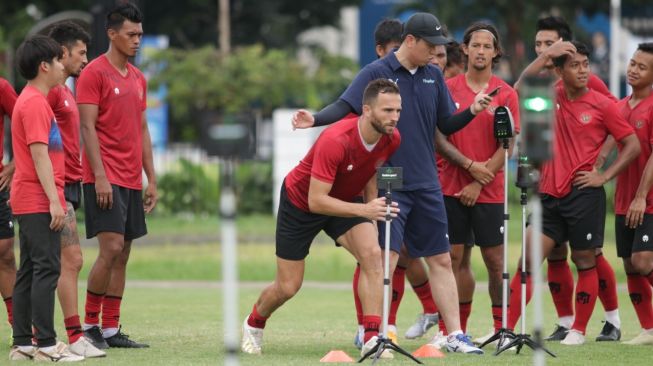 Ketum PSSI Terus Upayakan Timnas Indonesia Bisa Pakai Stadion Madya