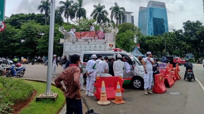 Jelang Aksi 212 Berantas Mega Korupsi, Massa Datangi Kawasan Patung Kuda