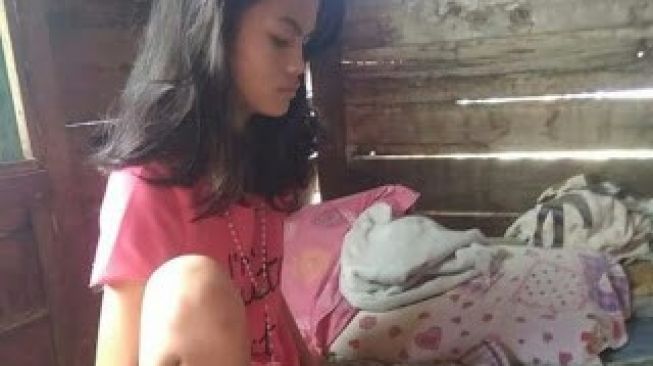 Albina, Warga Sekadau Ini Terserang Tumor di Kaki tak Bisa Sekolah