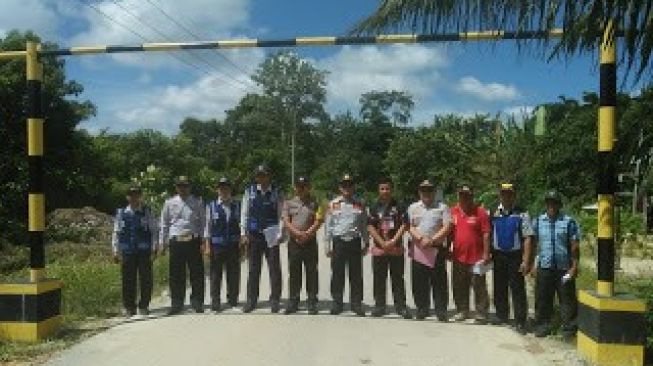 Kurangi Kerusakan, Pemkab Landak Aktifkan Portal di Jalan