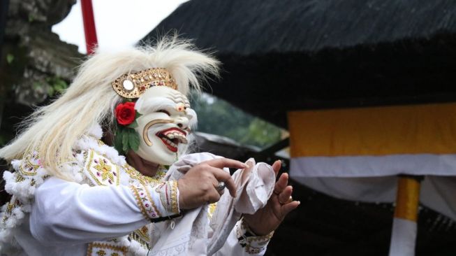 Wagub Cok Ace Ajak Generasi Muda Lestarikan Seni Budaya Bali