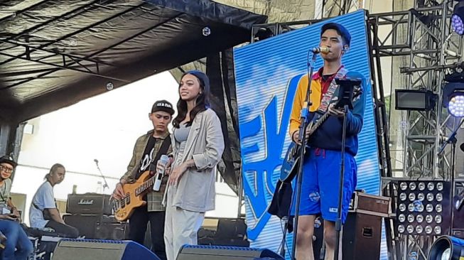 Devano Danendra Gandeng Naura di Atas Panggung Love Fest 2020