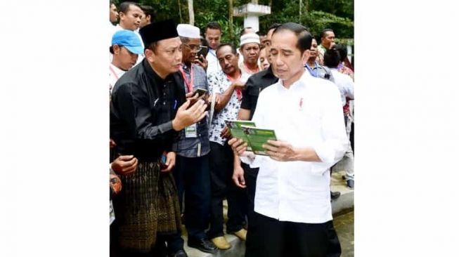 Presiden Jokowi Serahkan 41 SK Perhutanan Sosial di Provinsi Riau