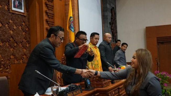 Seluruh Fraksi DPRD Denpasar Setujui 3 Raperda Menjadi Perda