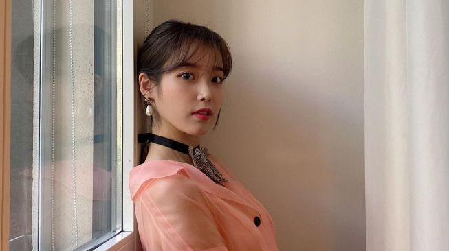 IU. (Instagram/@dlwlrma)