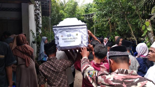 Mimpi Yasinta Pakai Sepatu Baru Pupus Usai Tragedi Susur Sungai Maut