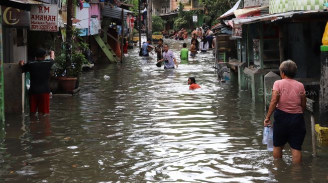 Banjir di Jakarta Belum Surut, PLN Masih Padamkan 153 Gardu Listrik