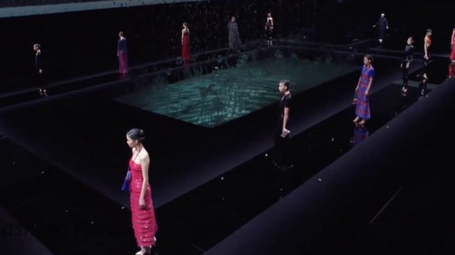 Khawatir Corona Covid-19, Fashion Show Giorgio Armani Digelar Tanpa Penonton