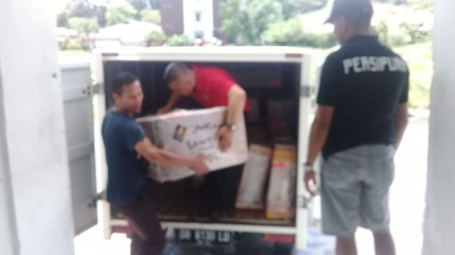 Manajemen Persipura Boyong Puluhan Lampu ke Stadion Klabat Manado