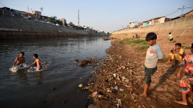 Riset: Ciliwung Termasuk Sungai Terkotor di Dunia