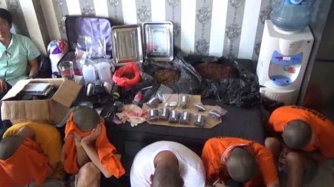 Polisi Gerebek Pabrik Narkoba di Apartemen Mewah di Makassar
