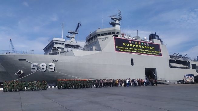 Bawa Ratusan Petugas dan Logistik, KRI Banda Aceh Dilepas ke Pulau Sebaru