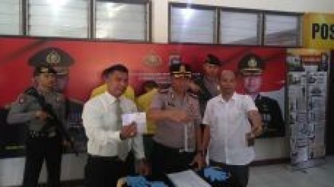 Dua Orang Diringkus Polisi Saat Pesta Sabu di Pariaman