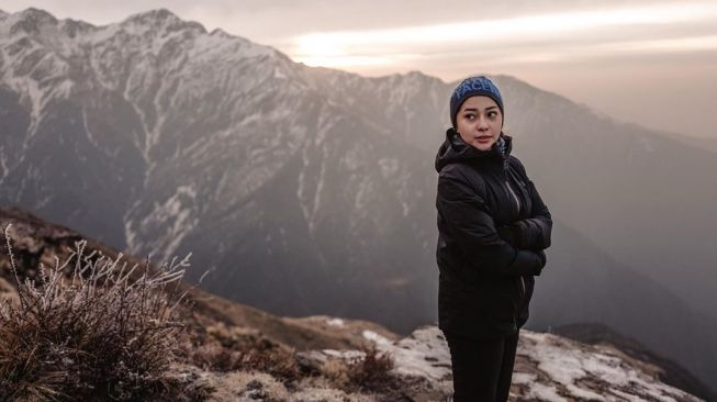 Nikita Willy di Gunung Himalaya [Instagram]