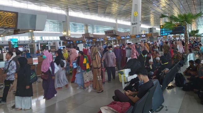 Pemerintah Diminta Tiadakan Karantina Jamaah Umrah, Hidayat Nur Wahid: Ke Bali Saja Tanpa Dikarantina..