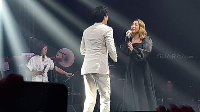 Aksi Bunga Citra Lestari atau BCL di Romantic Valentine Concert [Suara.com/Ismail]