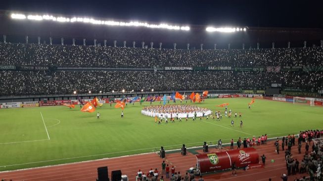 Opening Ceremony Liga 1 2020 di Stadion Gelora Bung Tomo, Surabaya (Suara.com/Adie Prasetyo Nugraha).