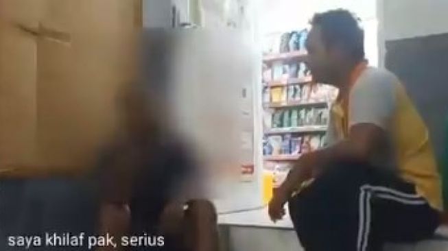 Seorang laki-laki nekat mencuri susu untuk anaknya. (Twitter)