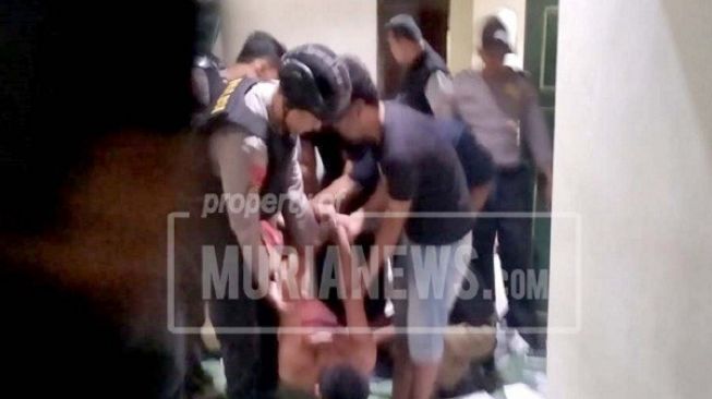 Orang Gila di Kudus Panikkan Warga, Ini Sebabnya...