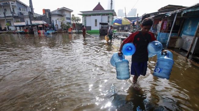 Debit Air Meningkat, Warga di Sekitar Kali Angke Diminta Waspada Banjir
