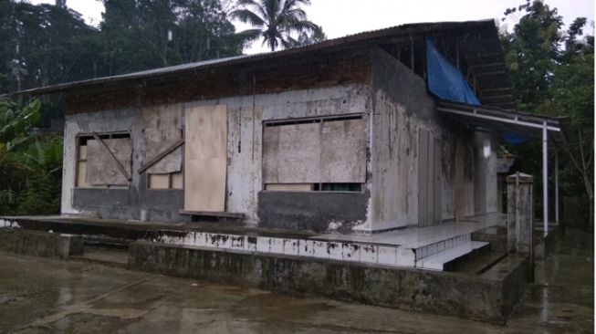 tempat biasa syuting film horor Masjid Alfurqon Disegel Aparat Jemaah Ahmadiyah Mengadu 