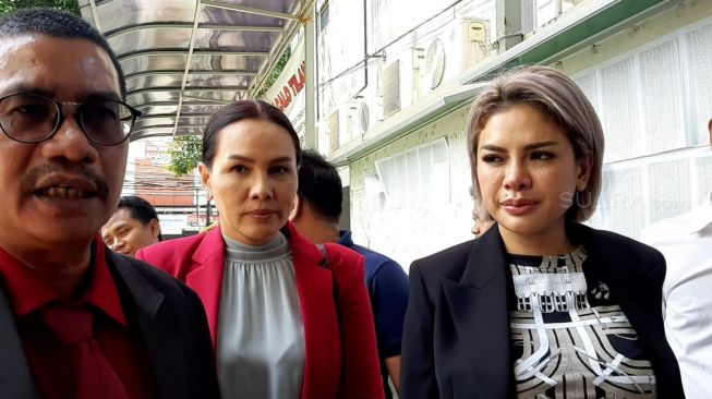 Nikita Mirzani Disebut Bayar Rp 50 Juta Buat Aniaya Medina Moesa