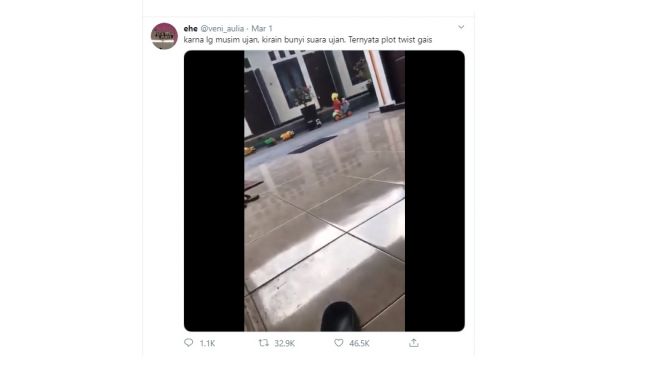 Suara gemuruh berasal dari mainan ini. [Twitter]