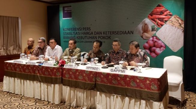 Aksi Borong Sembako karena Takut Corona Picu Kenaikan Harga