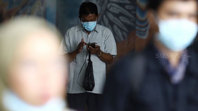 Tangkal Corona, Bersihkan Ponsel Lebih Penting daripada Pakai Masker