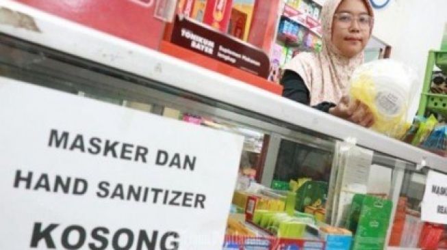 Masker dan Hand Sanitizer Mendadak Hilang dari Apotek di Pekanbaru