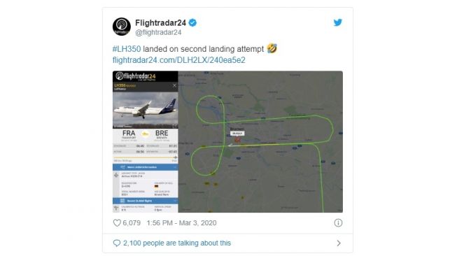 Jalur penerbangan pesawat ini buat gambar mirip alat kelamin di langit (twitter/@flightradar24)