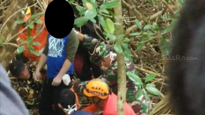 Tragis! Wawan Gantung Diri di Pohon Nangka, Sperma Netes dari Kemaluan