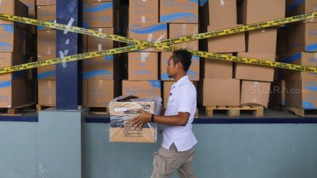 Polisi Periksa Bos Perusahaan Penimbun Masker
