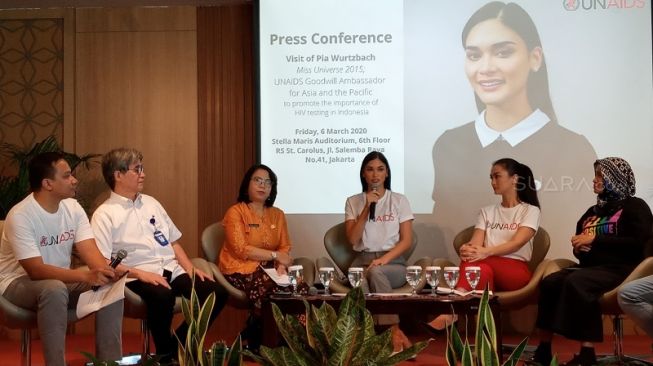 Pia Wurtzbach kampanye tes HIV-AIDS di Jakarta. (Suara.com/Lilis Varwati)