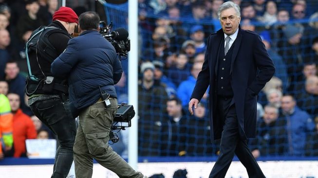 Protes Keras Wasit, FA Resmi Jatuhi Denda untuk Carlo Ancelotti