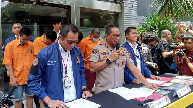 Modus Bisnis HP, Sindikat Pembobol ATM Kuras Uang Korban Miliaran Rupiah