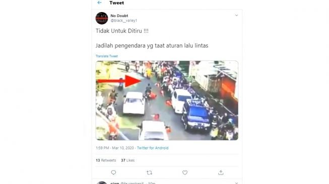 Kabur dari Polisi, Pengendara Motor Lawan Arus dan Seret Traffic Cone