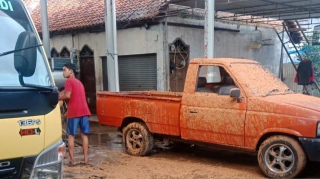 5 Rumah di Cipayung 'Dihujani' Tinja dari Mobil Sedot WC