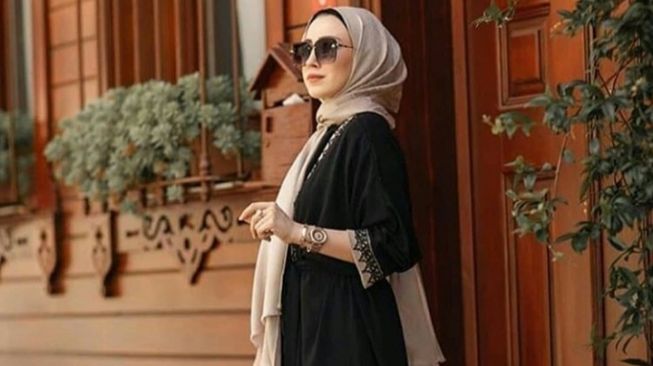 Lebih Cantik dan Fashionable dengan Mix and Match Gamis untuk Para Remaja