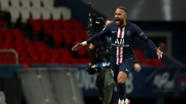 Pemain Paris Saint-Germain Neymar merayakan golnyya ke gawang Borussia Dortmund . GETTY/UEFA / AFP