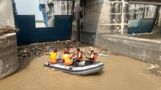 Ayah dan Anak Tenggelam di Sungai Bojonegoro, Satu Ditemukan di Lamongan